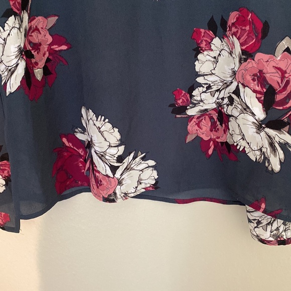 Maurices floral blouse, size medium - Picture 5 of 7